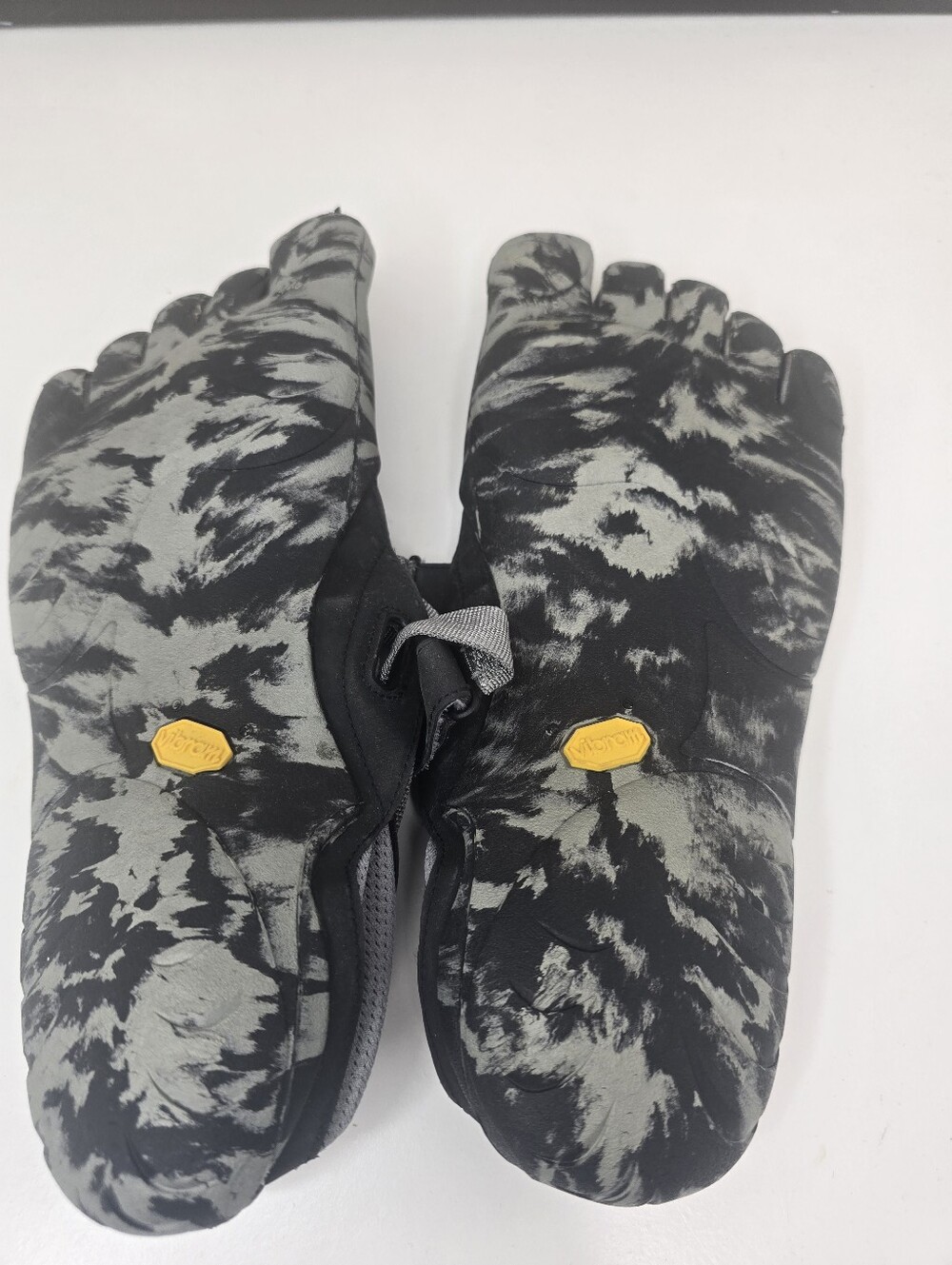 Vibram FiveFingers Evo Black and Gray Minimalist Toe Shoes - Picture 7 of 9